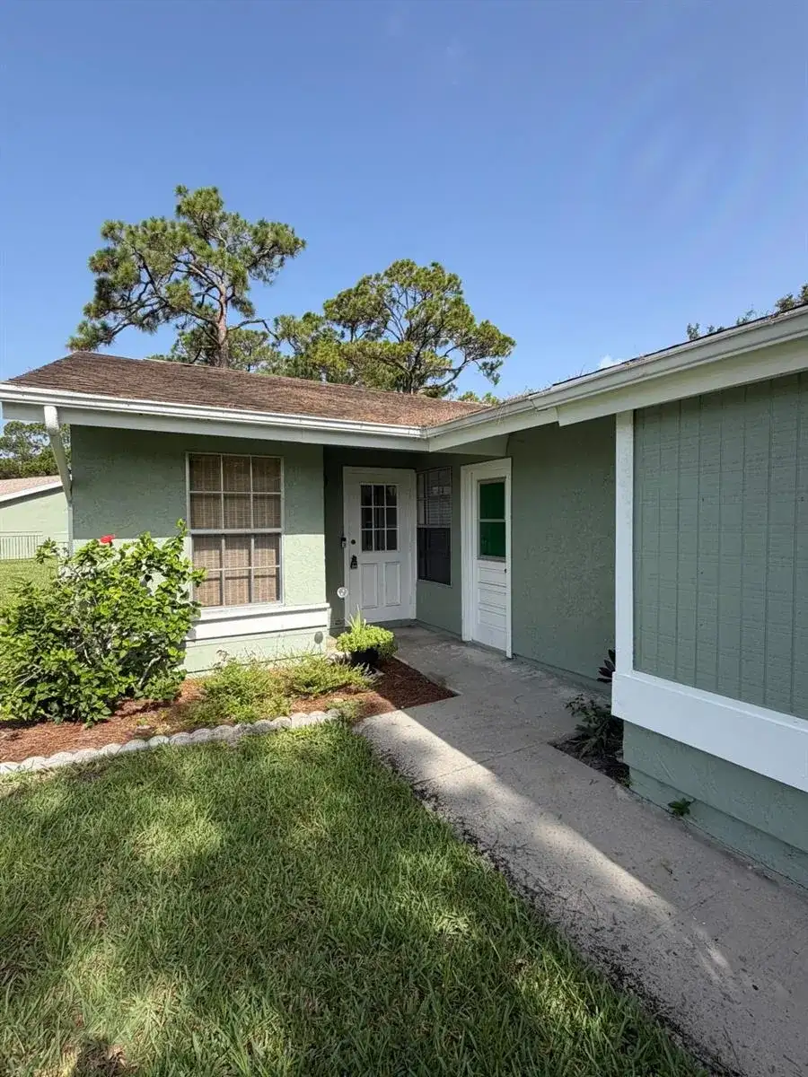 1720 SE Linpark Court, Port St. Lucie FL 34952 photo 3