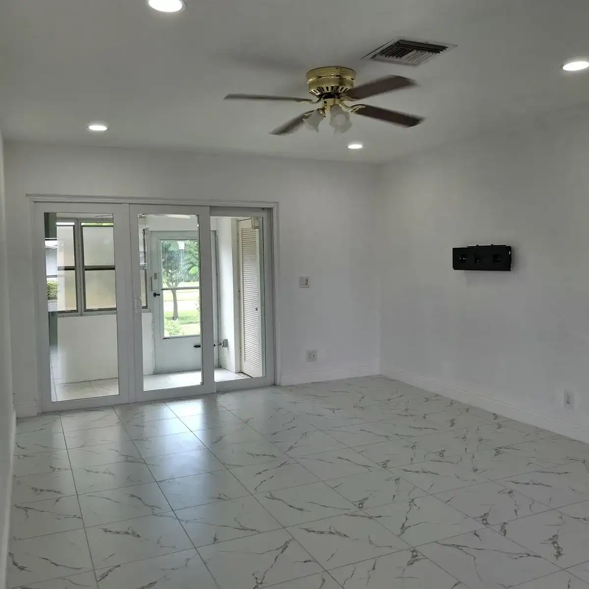 2739 Emory Drive W # J, West Palm Beach FL 33415 photo 2