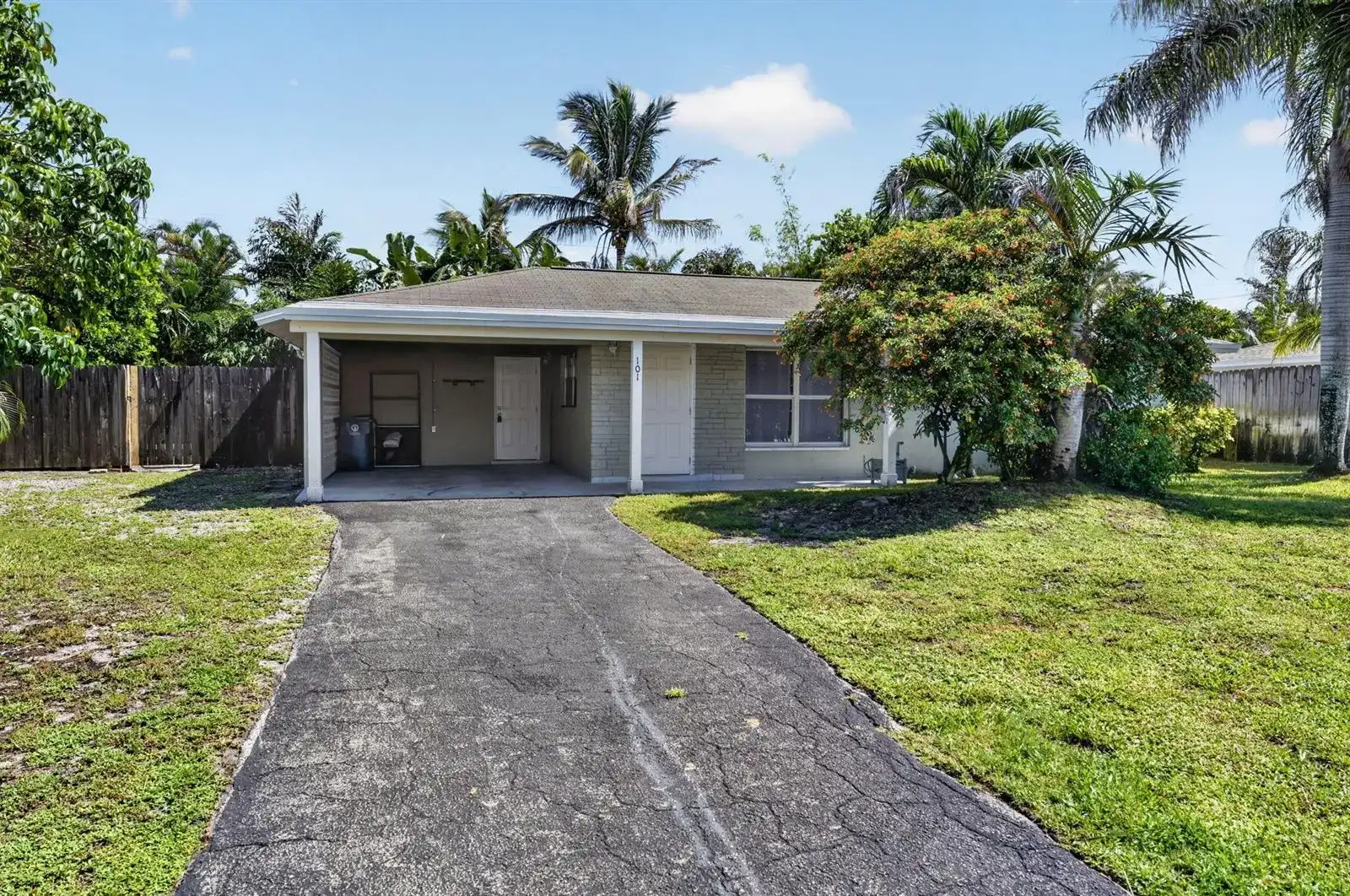 101 E Beverly Road E, Jupiter FL 33469