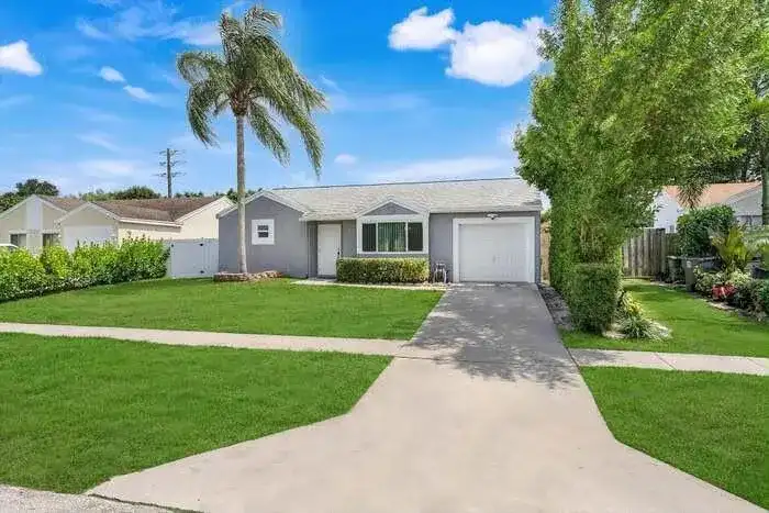 18905 CLOUD LAKE Circle, Boca Raton FL 33496