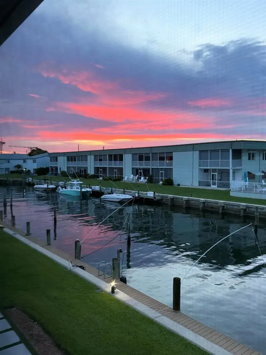 117 LEHANE Terrace # 206, North Palm Beach FL 33408