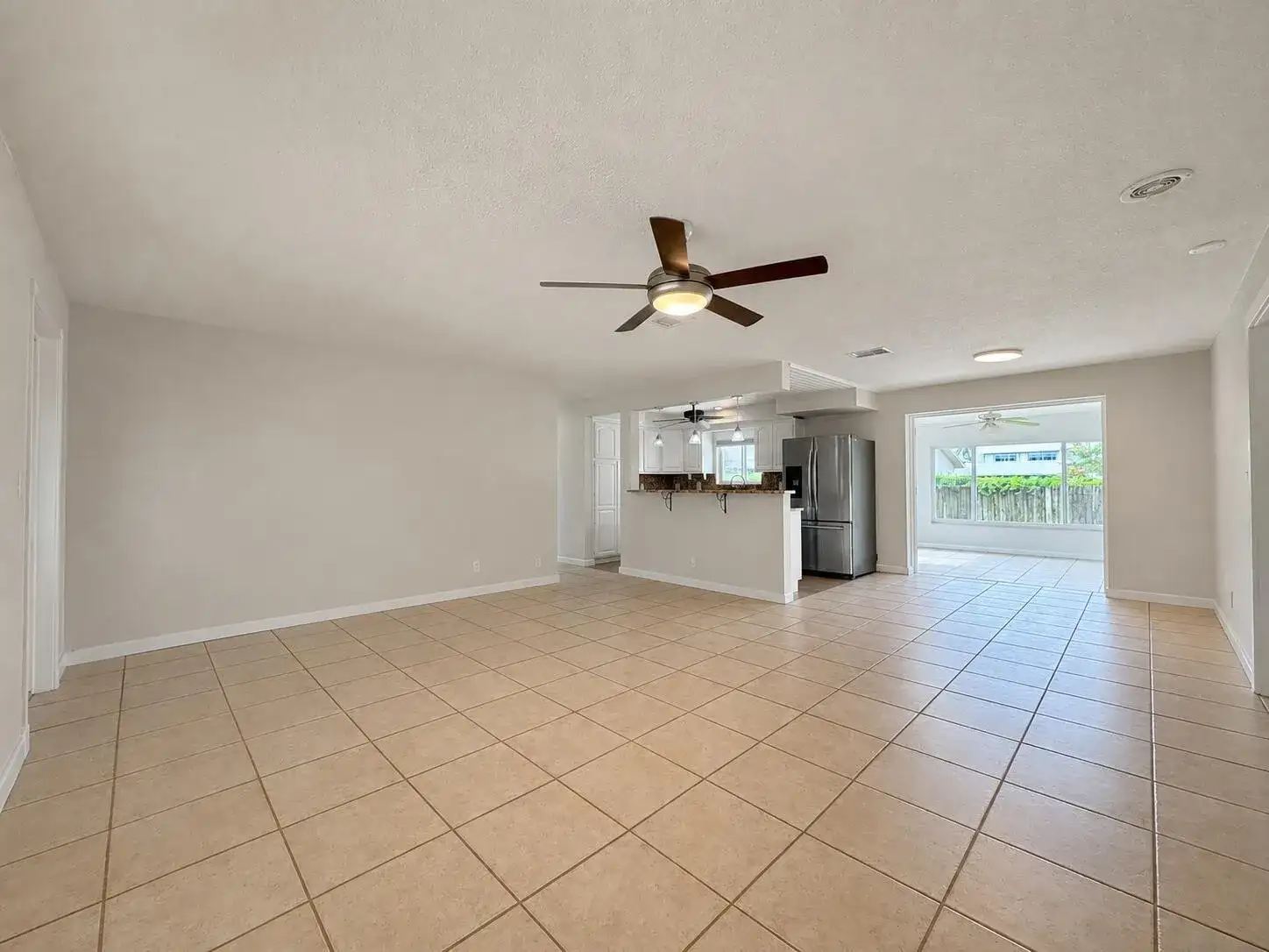 924 SE 8TH Court, Deerfield Beach FL 33441 photo 4