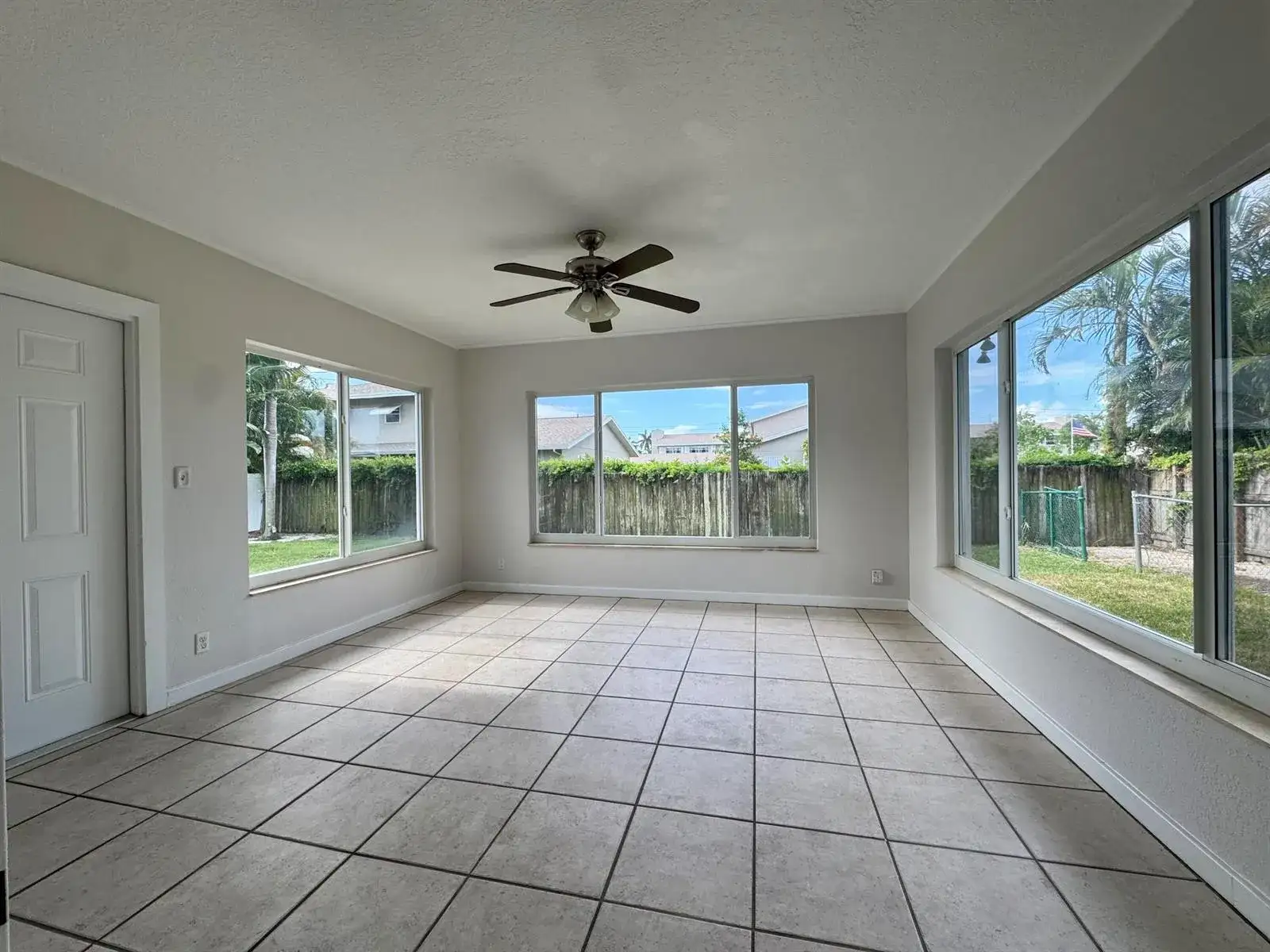 924 SE 8TH Court, Deerfield Beach FL 33441 photo 5