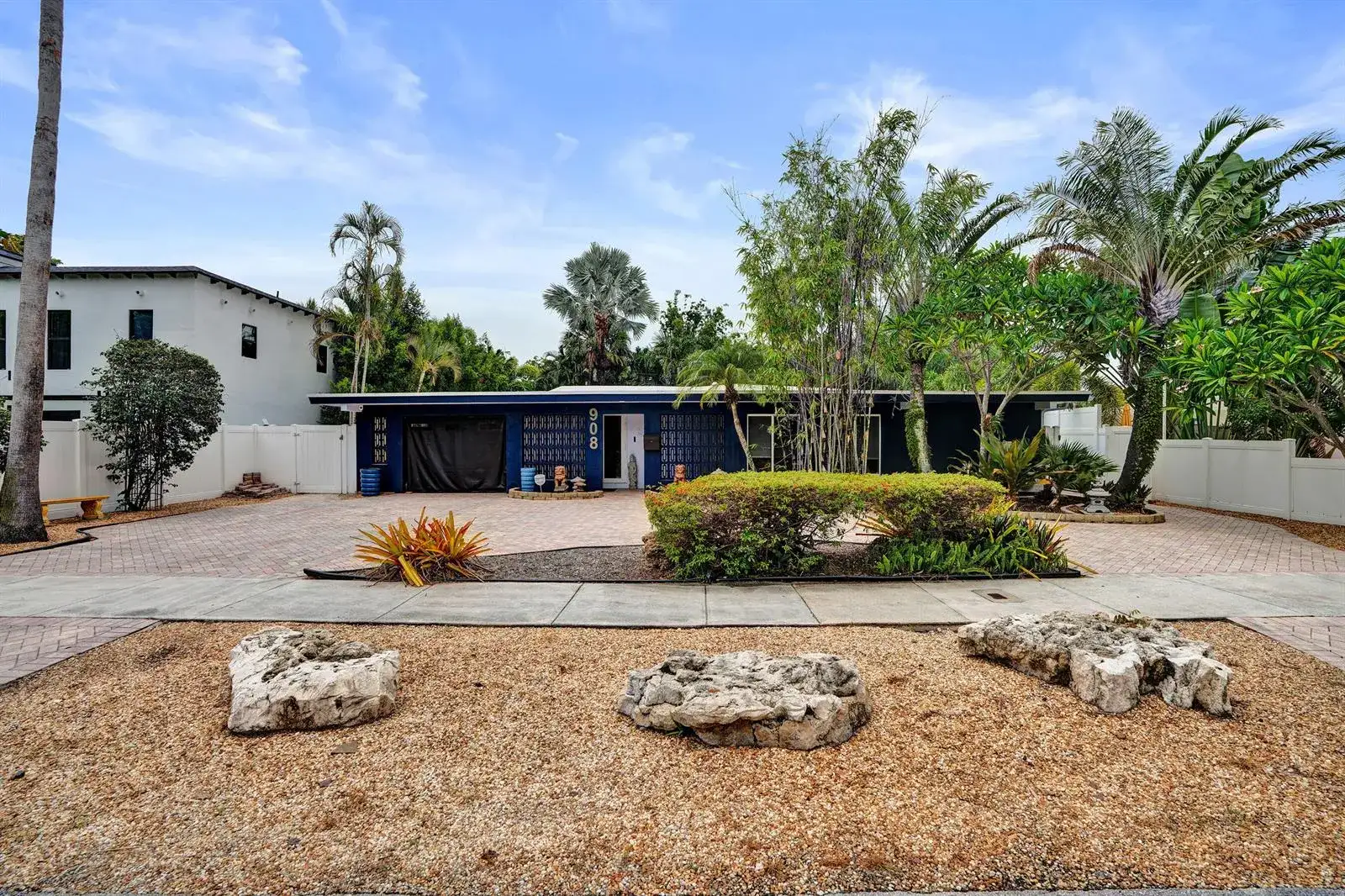 908 NE 16th Place, Fort Lauderdale FL 33305 photo 3