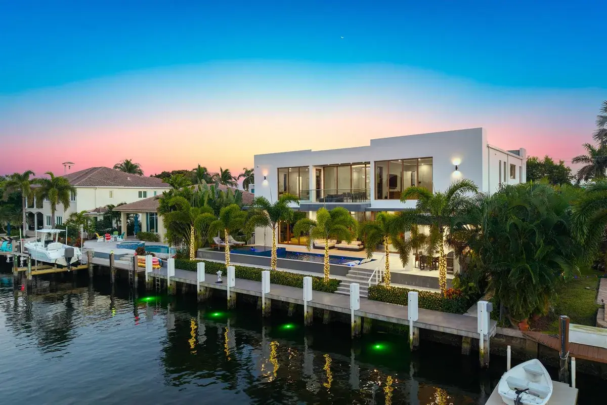 2631 NE 48TH Court, Lighthouse Point FL 33064