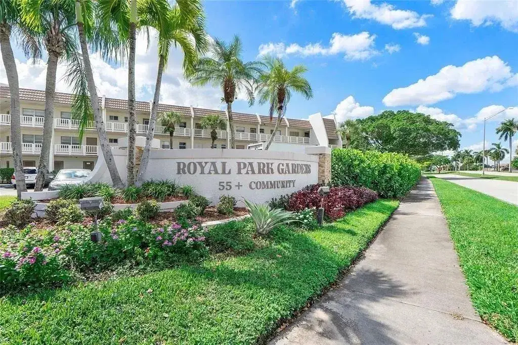 6700 ROYAL PALM Boulevard # 203D, Margate FL 33063