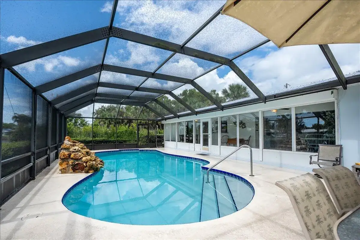 2066 5TH Court SE, Vero Beach FL 32962 photo 2