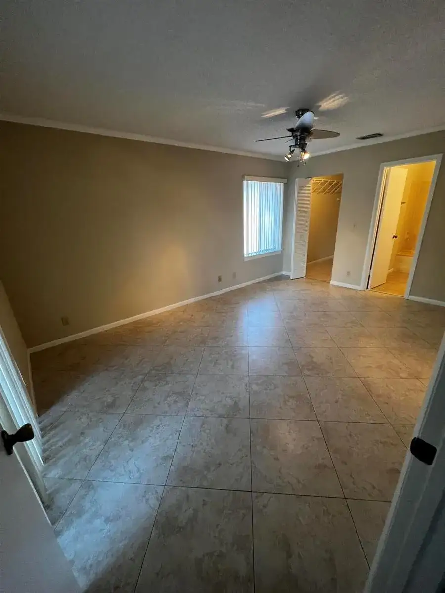 4215 S 57th Avenue, FL 33463 photo 5