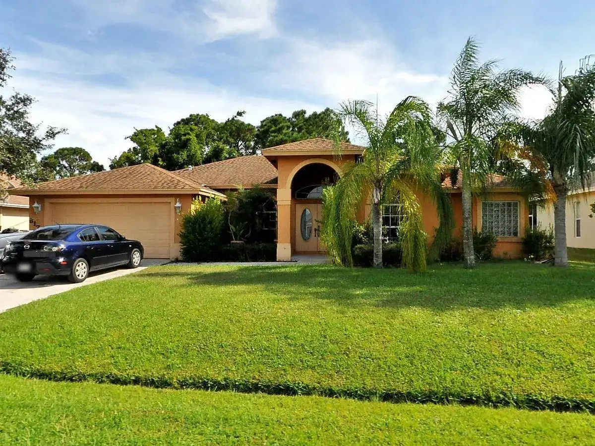 6173 NW East Deville Circle, Port St. Lucie FL 34986