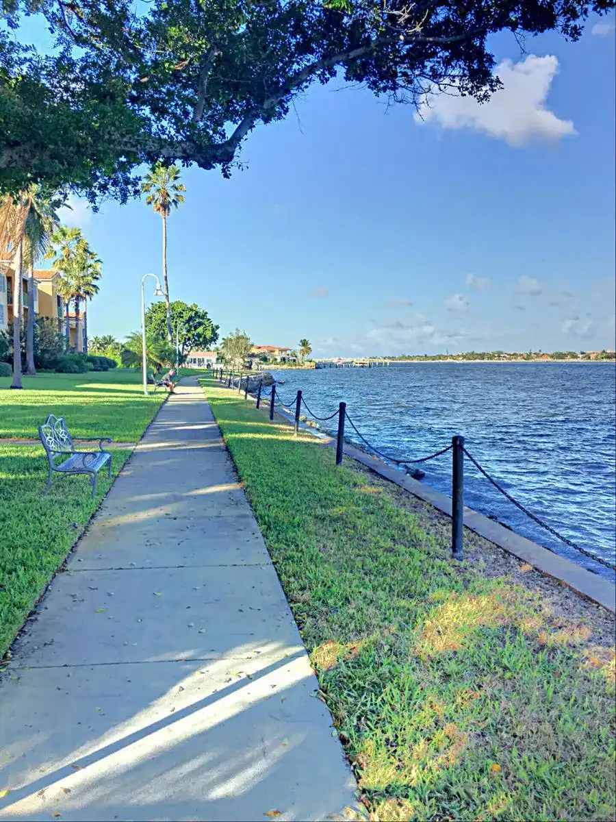 160 YACHT CLUB Way # 210, Hypoluxo FL 33462