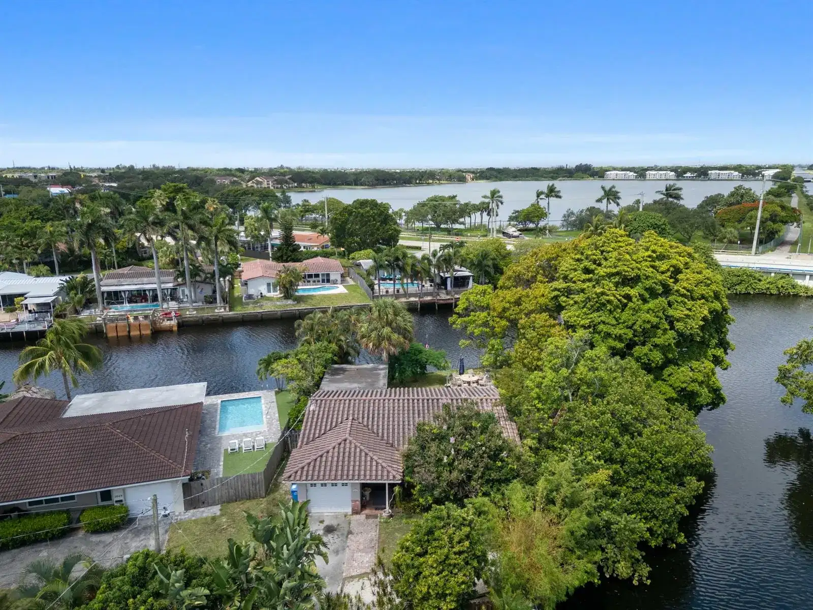 2060 NW 37th Street, Oakland Park FL 33309 photo 4