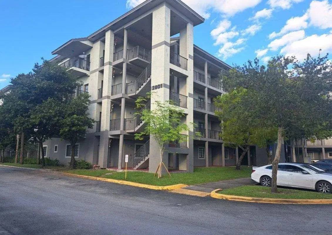 2801 RIVERSIDE Drive, Coral Springs FL 33065