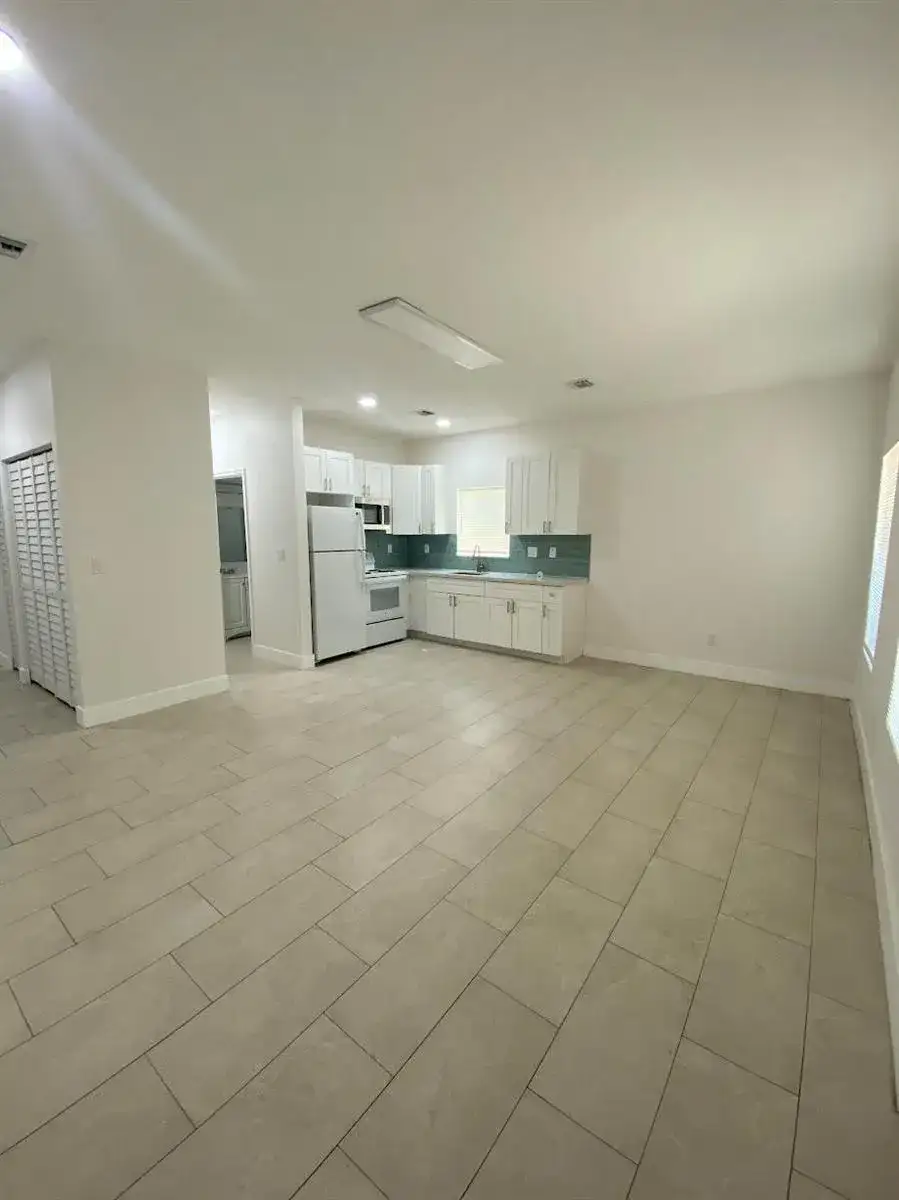 2594 NW 20TH Street # B, Fort Lauderdale FL 33311 photo 2