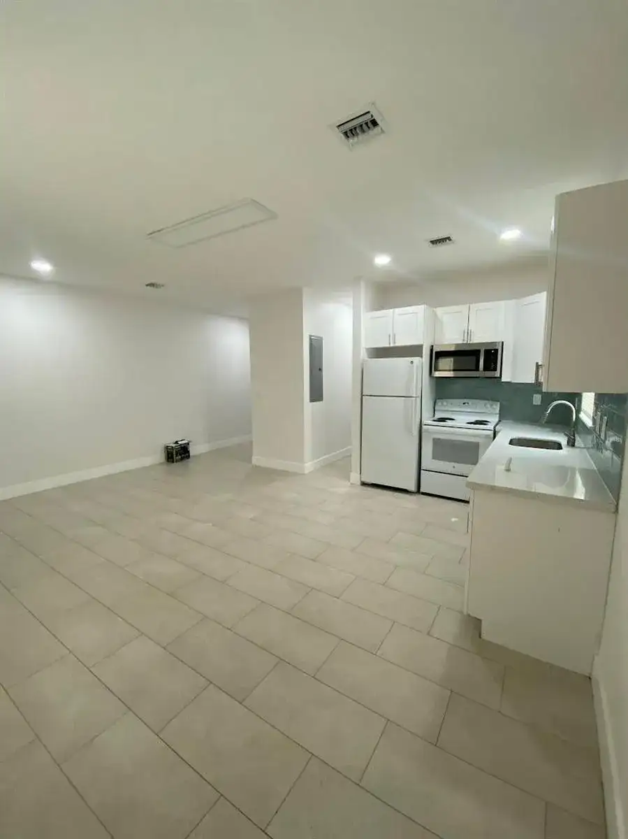 2594 NW 20TH Street # B, Fort Lauderdale FL 33311 photo 3