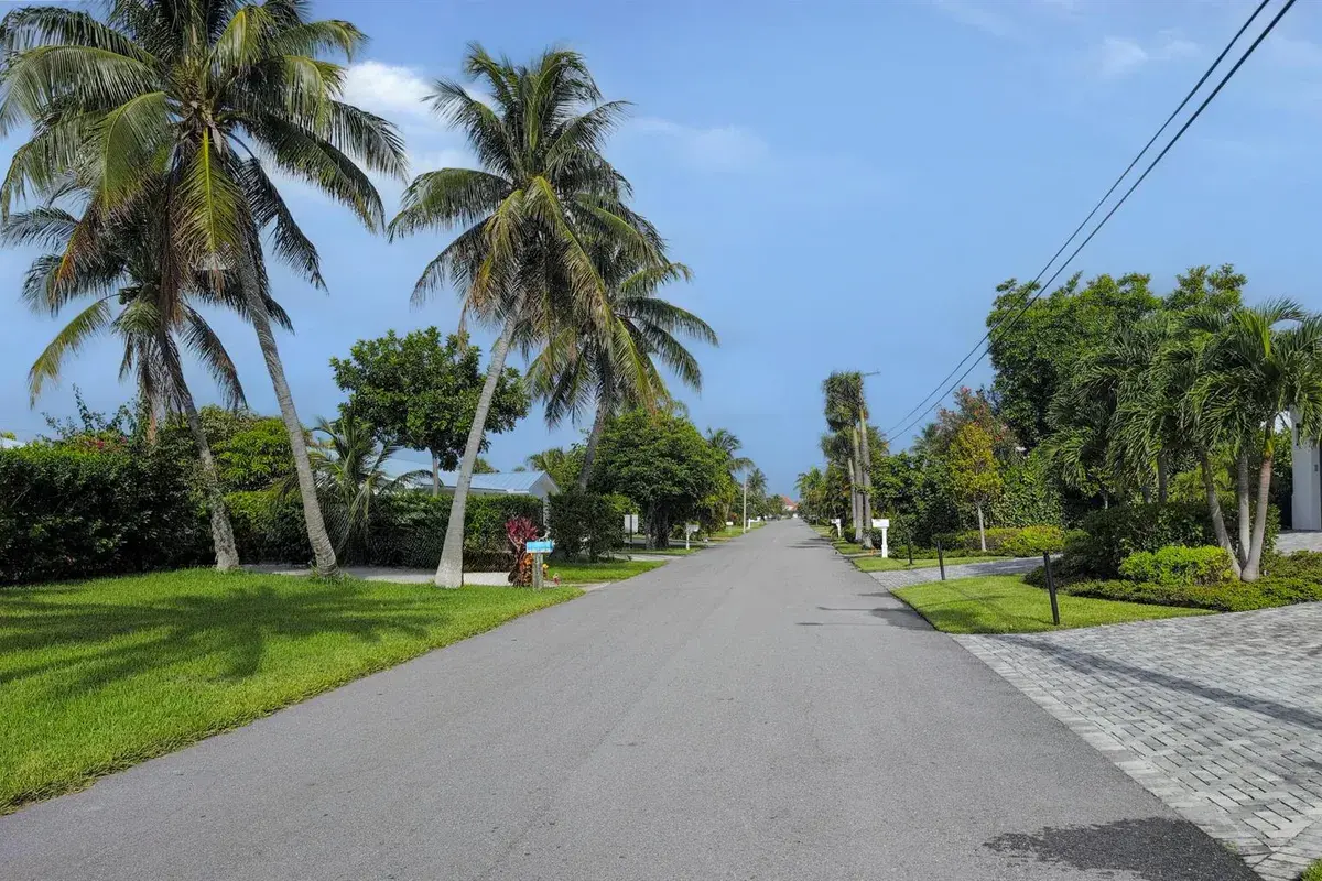 1190 Bimini Lane, Riviera Beach FL 33404