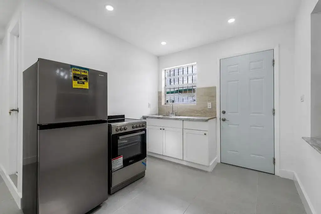 321 NW 21st Avenue # H, Miami FL 33125 photo 3