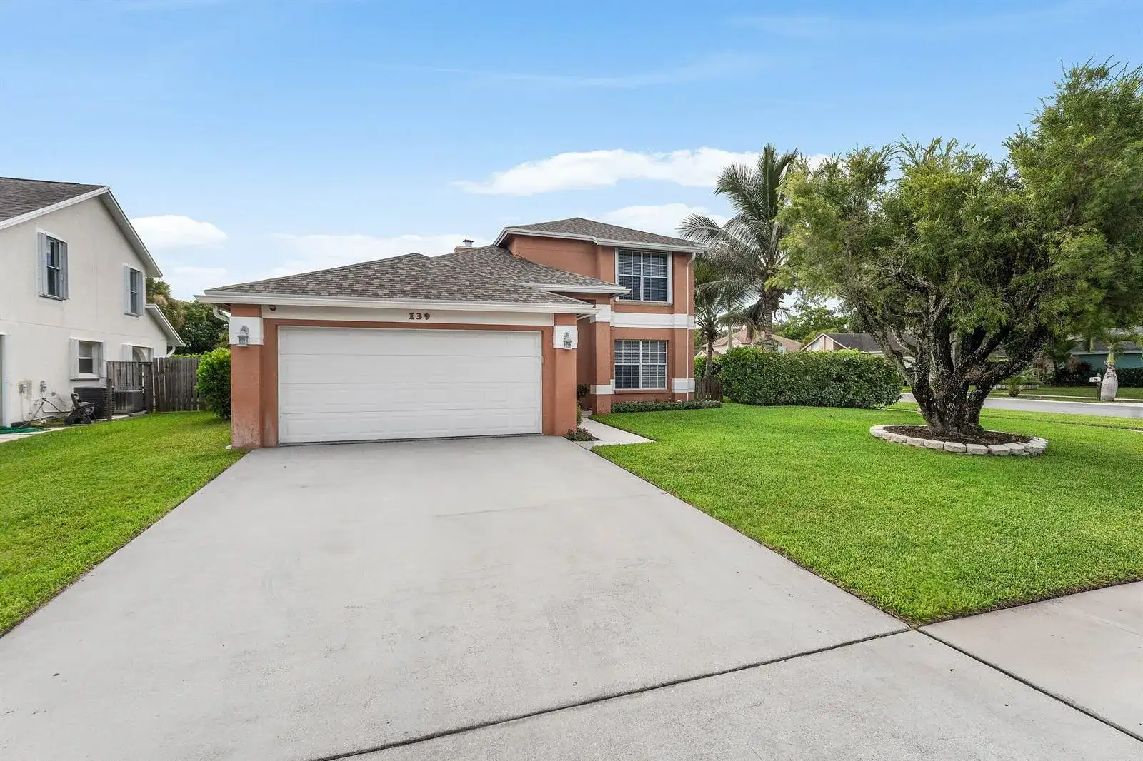 139 ROYAL PINE Circle S, Royal Palm Beach FL 33411 photo 3