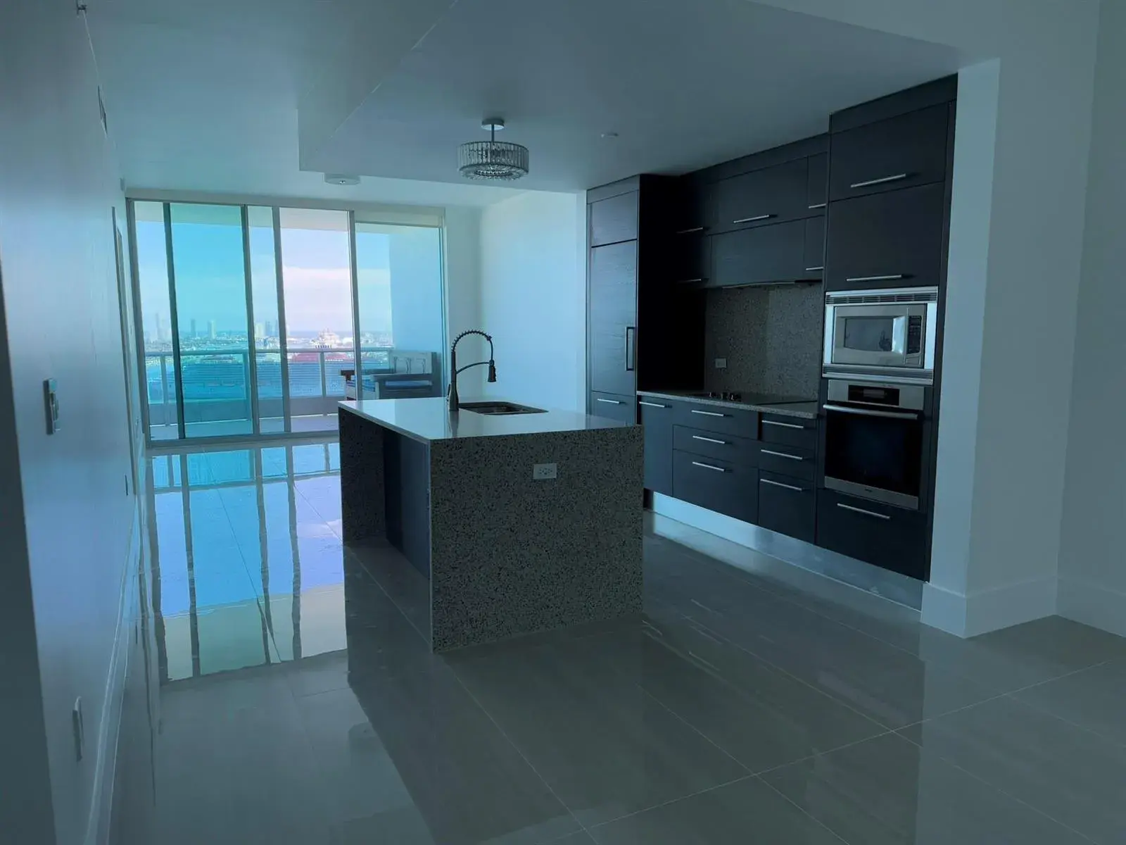 900 Biscayne Boulevard # 2807, Miami FL 33132