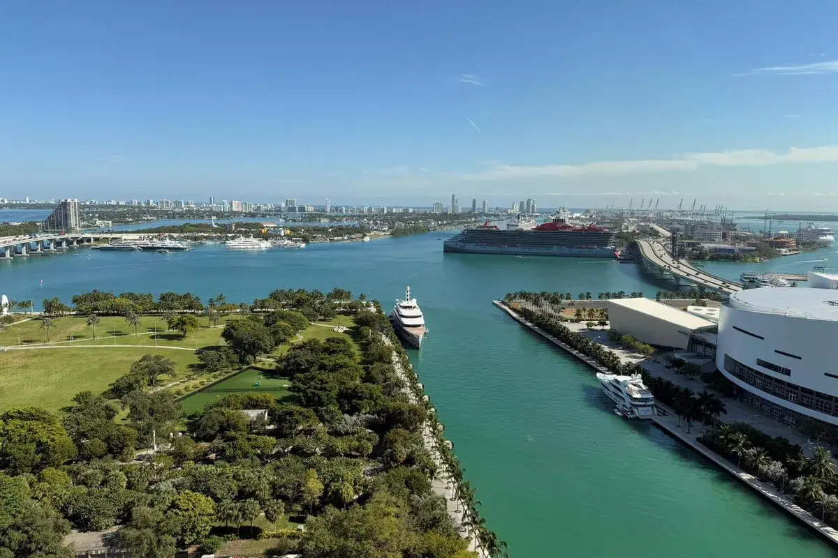 900 Biscayne Boulevard # 2807, Miami FL 33132