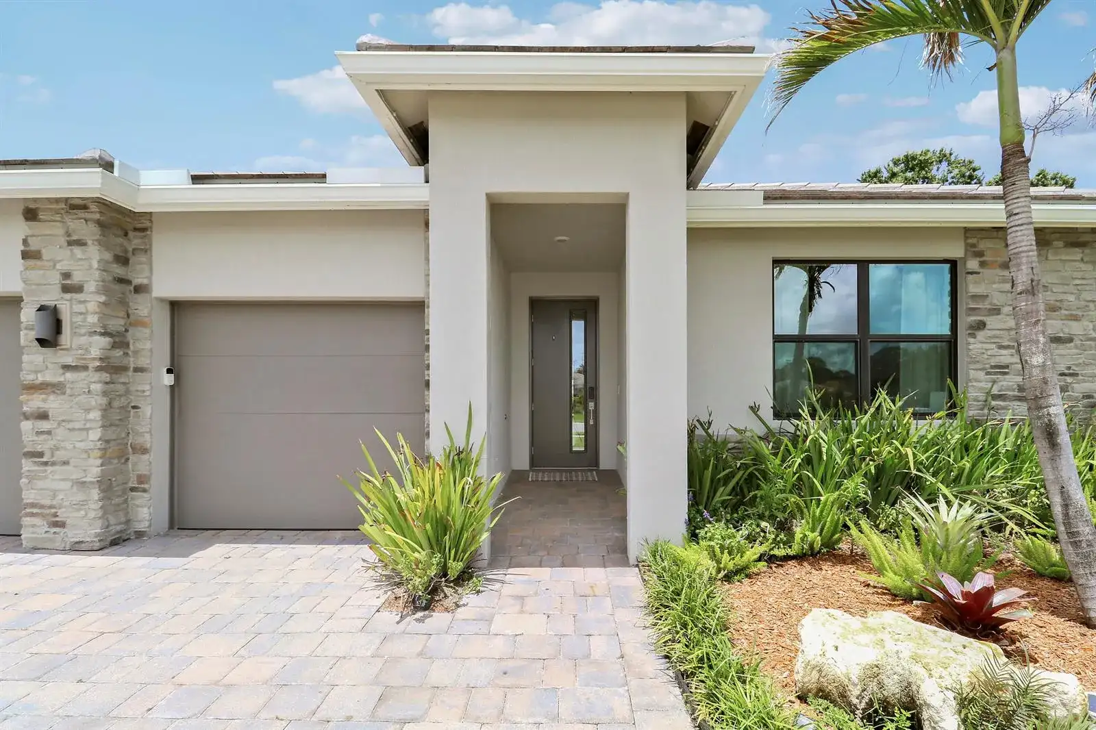 1490 SW Lago Circle, Palm City FL 34990 photo 4