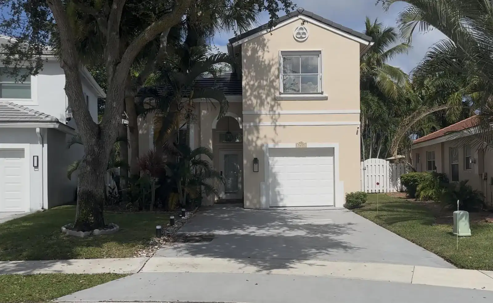 5655 LA QUINTA Court, Lake Worth FL 33463 photo 2