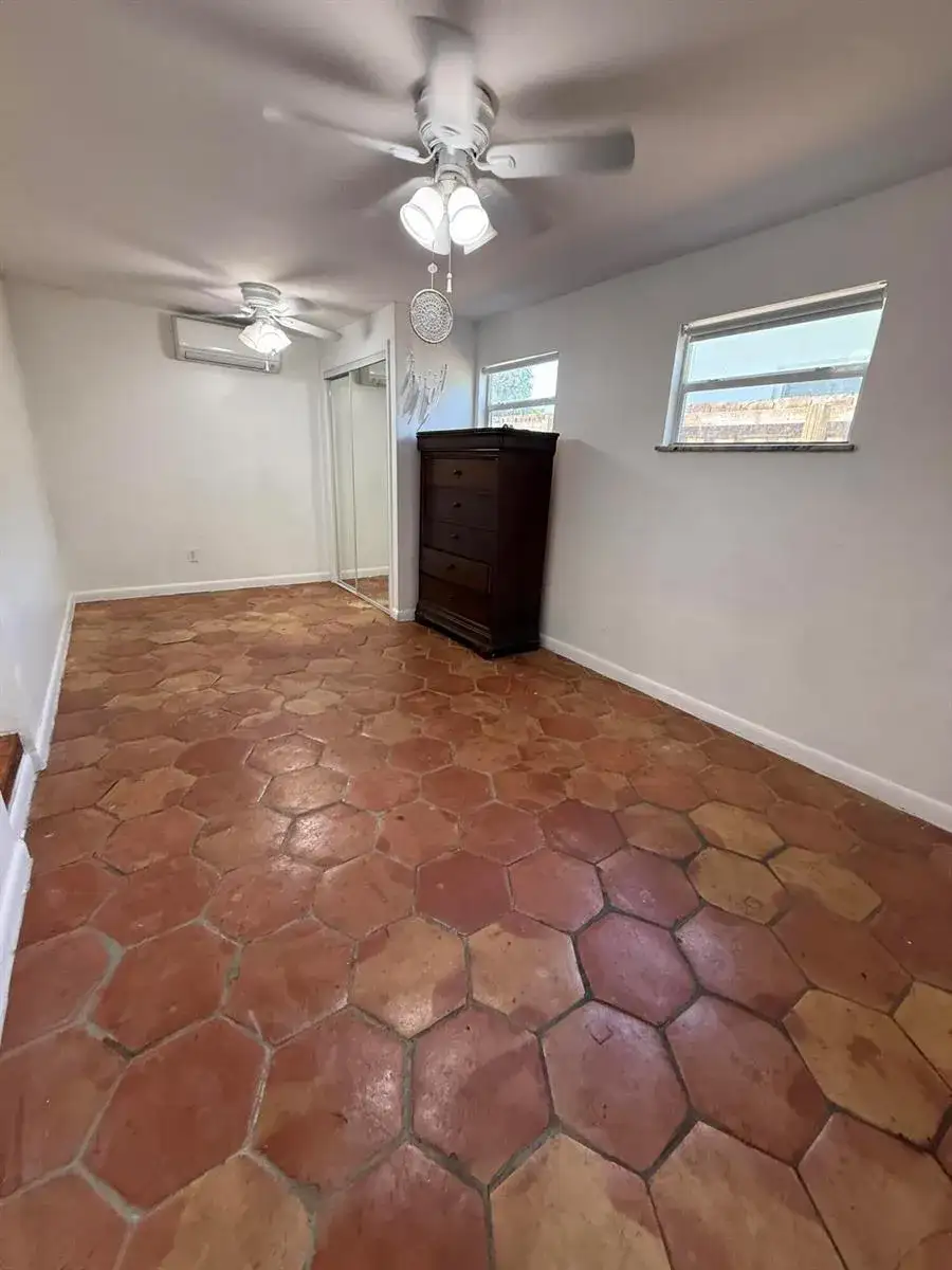 51 SW 13TH Street, Dania Beach FL 33004 photo 2