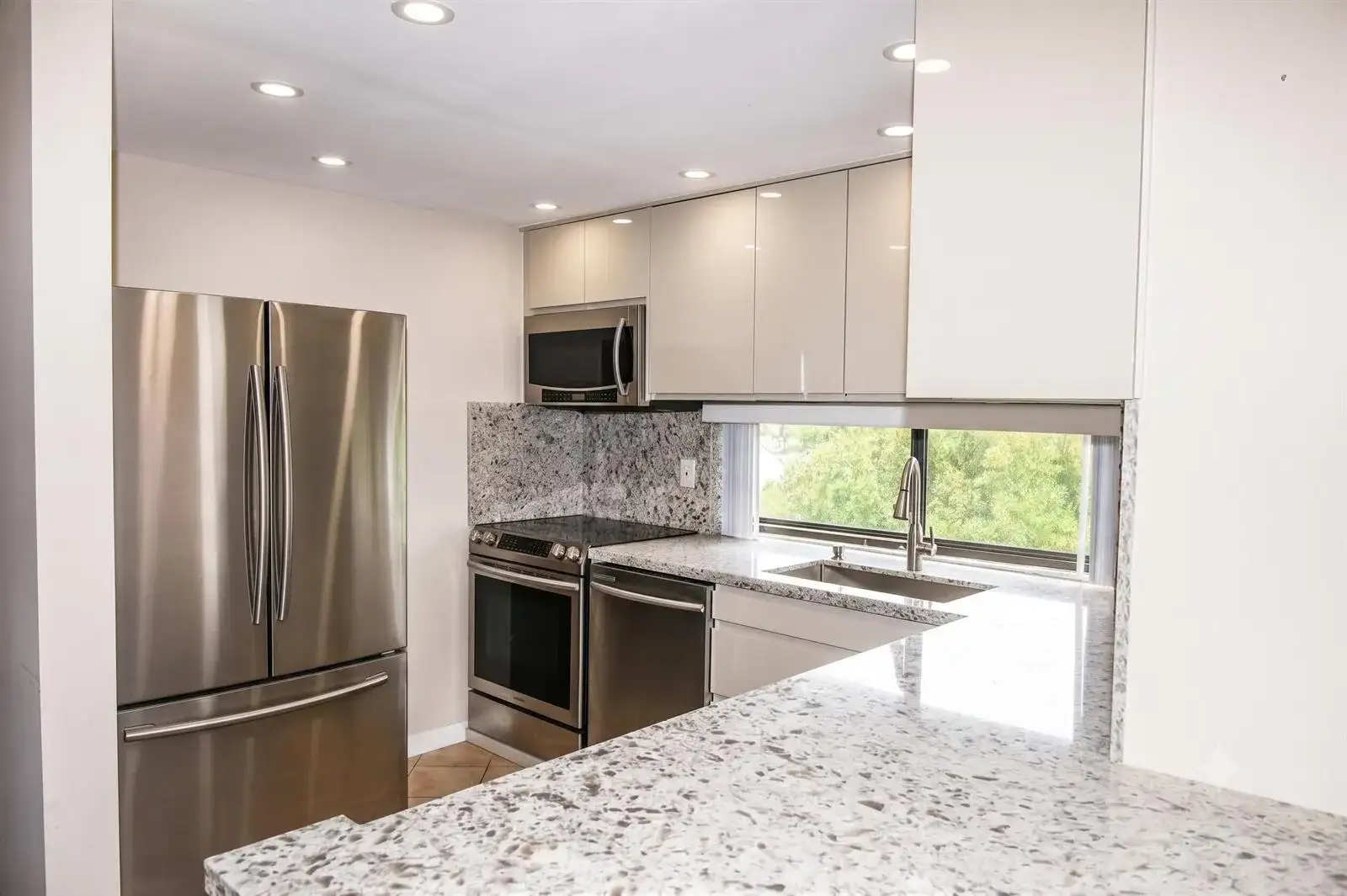 17021 N Bay Road # 529, Sunny Isles Beach FL 33160 photo 3