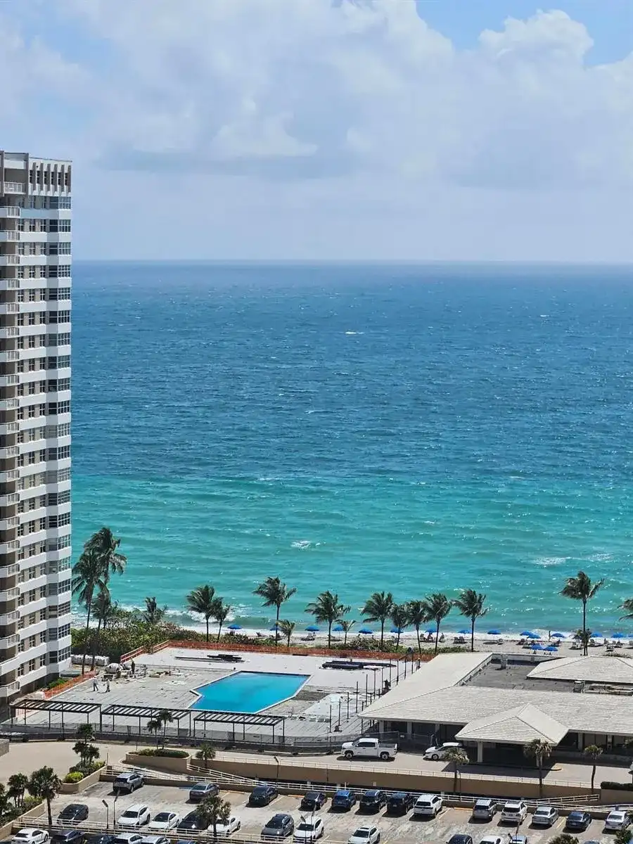 1985 S Ocean Drive # 8p, Hallandale Beach FL 33009