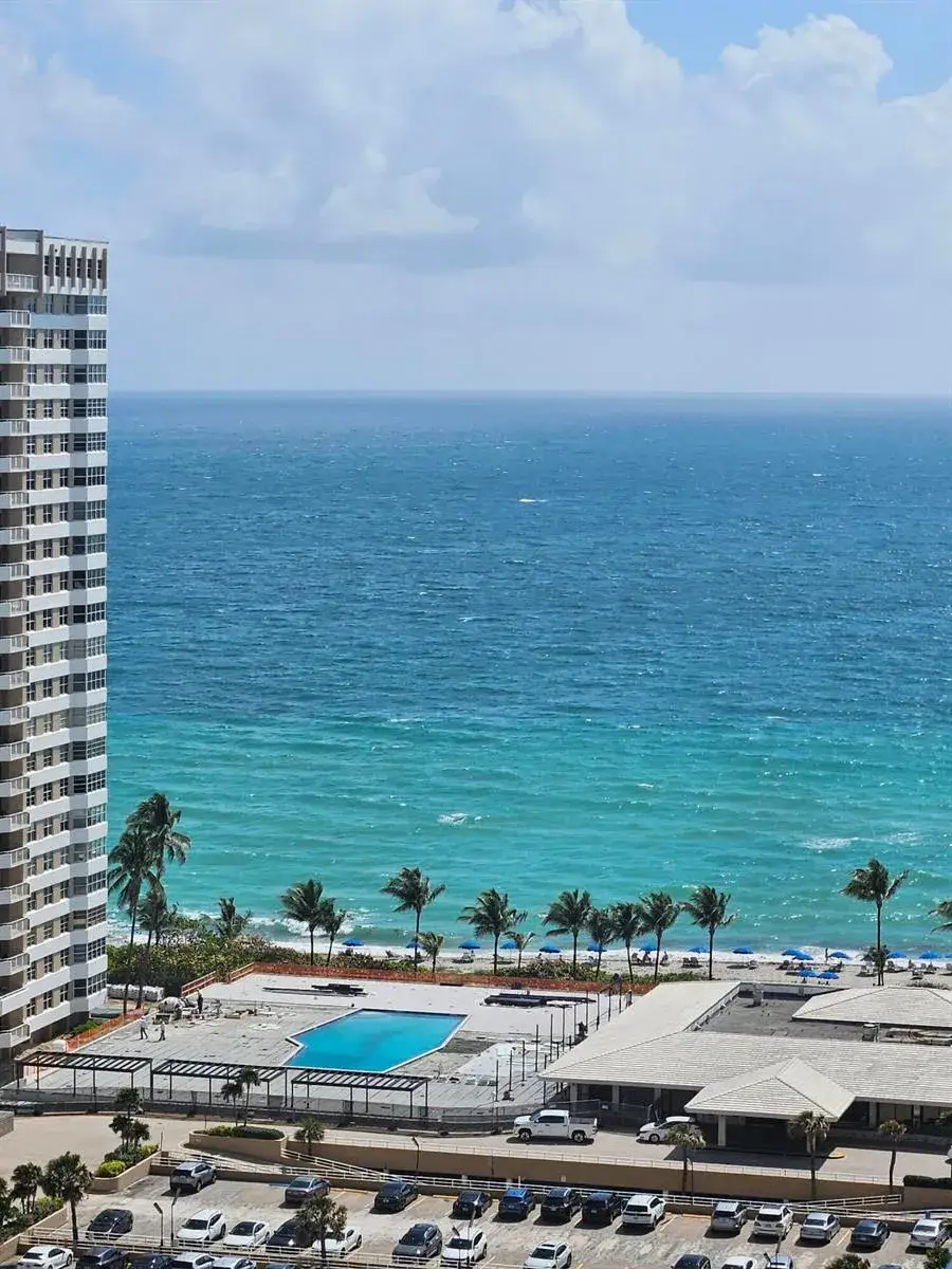 1985 S Ocean Drive # 8p, Hallandale Beach FL 33009