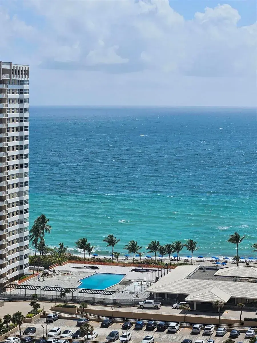 1985 S Ocean Drive # 8p, Hallandale Beach FL 33009