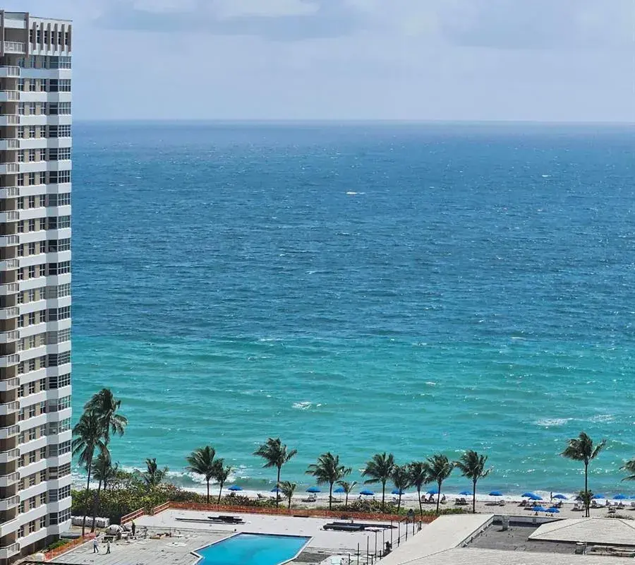 1985 S Ocean Drive # 8p, Hallandale Beach FL 33009