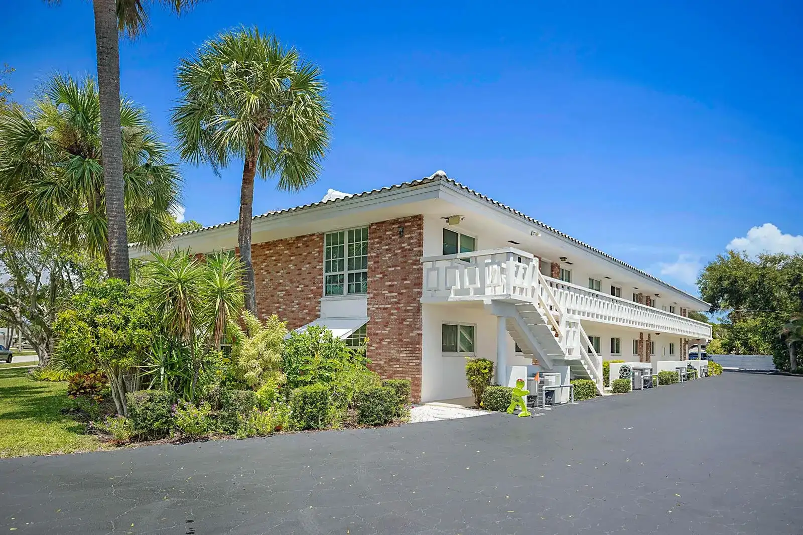 331 Tequesta Drive # 110, Tequesta FL 33469