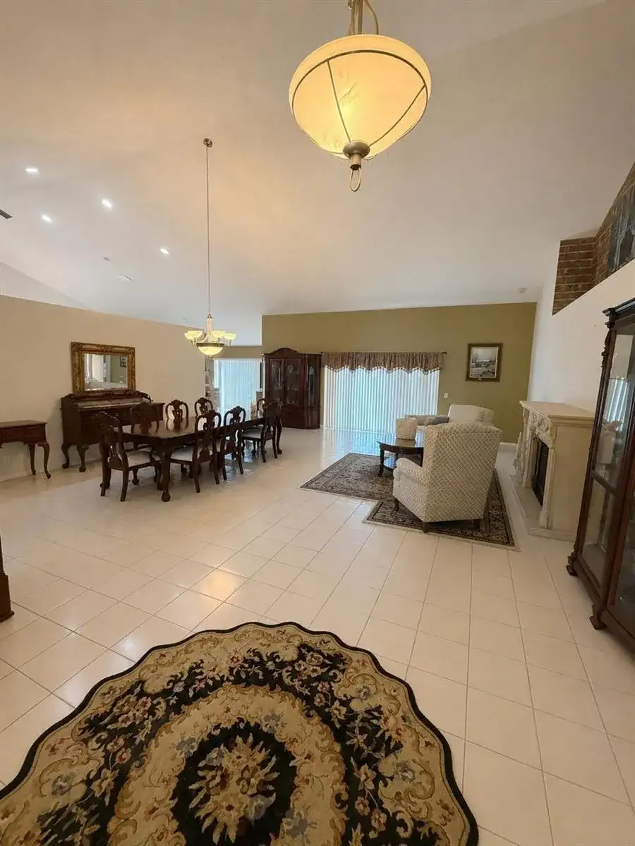 16320 NW 9th Drive, Pembroke Pines FL 33028 photo 3