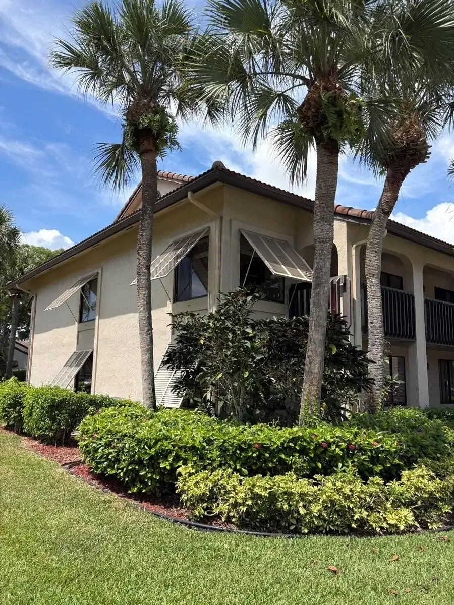 10101 Mangrove Drive # 201, Boynton Beach FL 33437