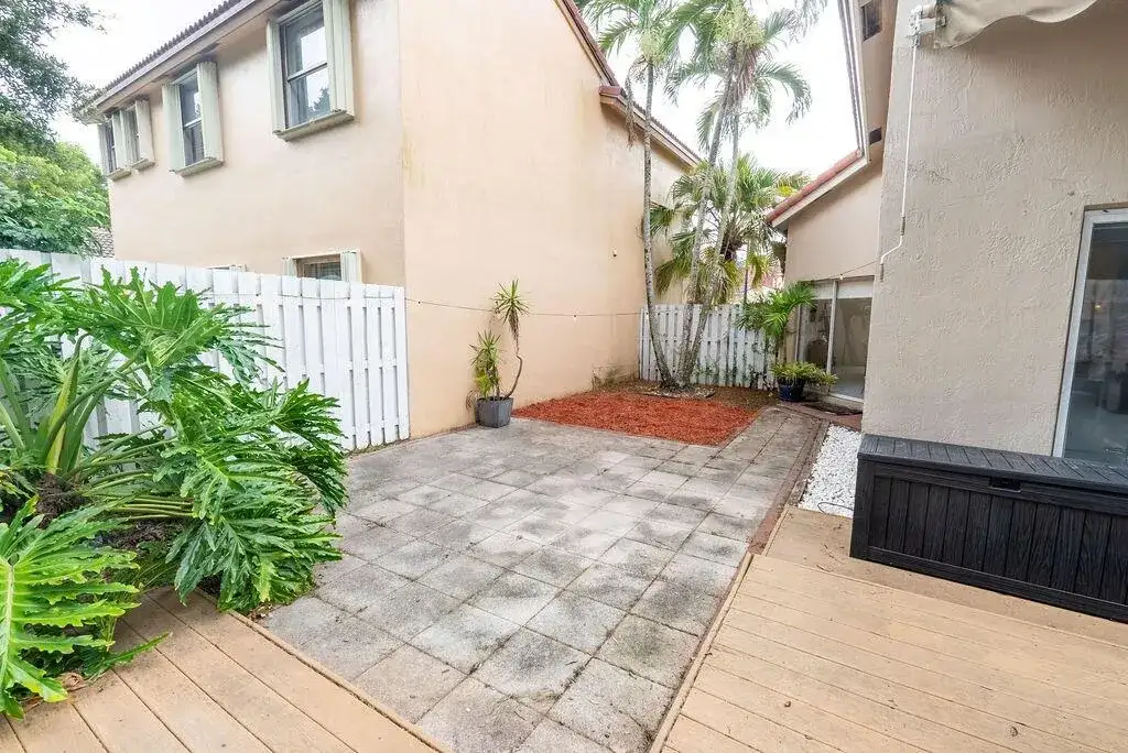 1284 NW 125th Terrace, Sunrise FL 33323 photo 3