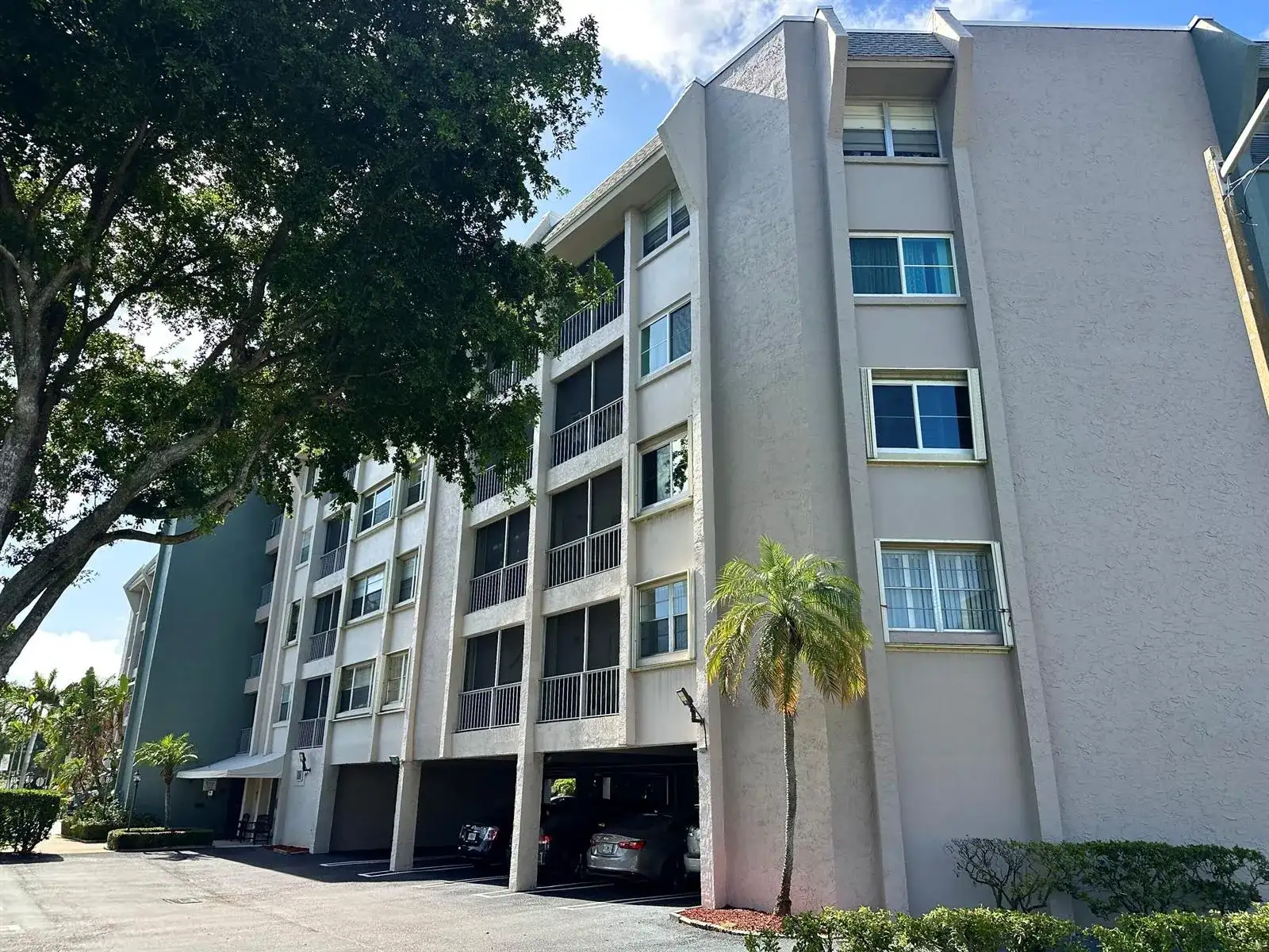 505 Spencer Drive # 407, West Palm Beach FL 33409 photo 2