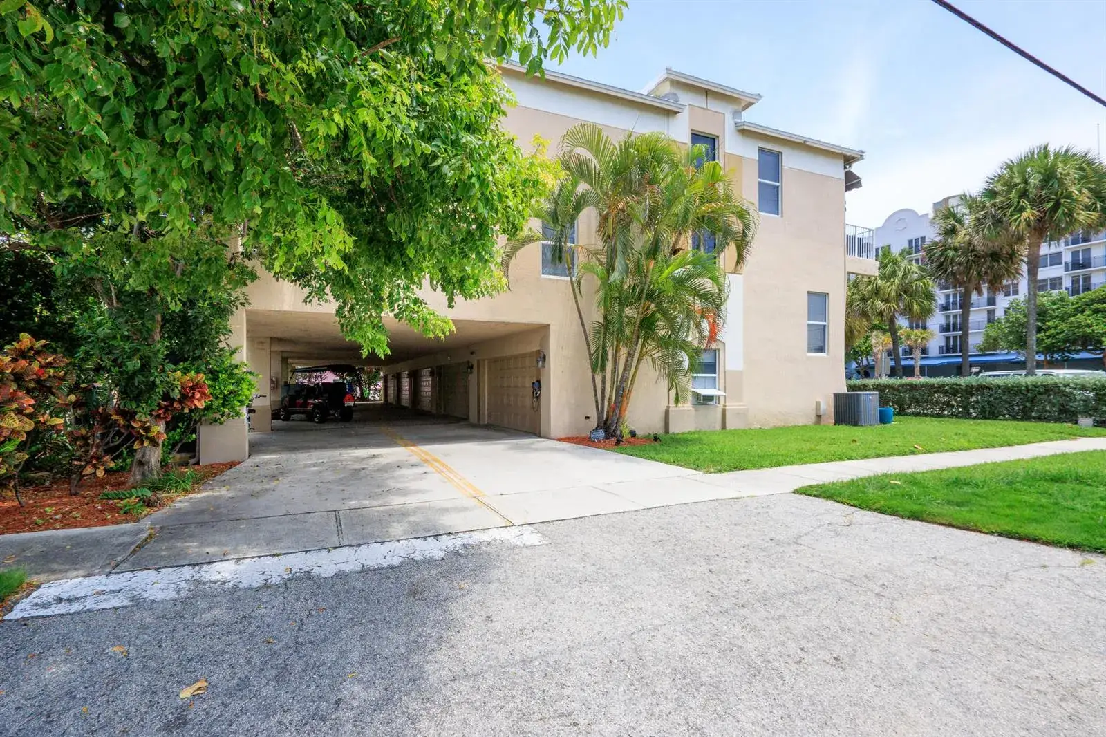 836 SE 20TH Avenue SE, Deerfield Beach FL 33441