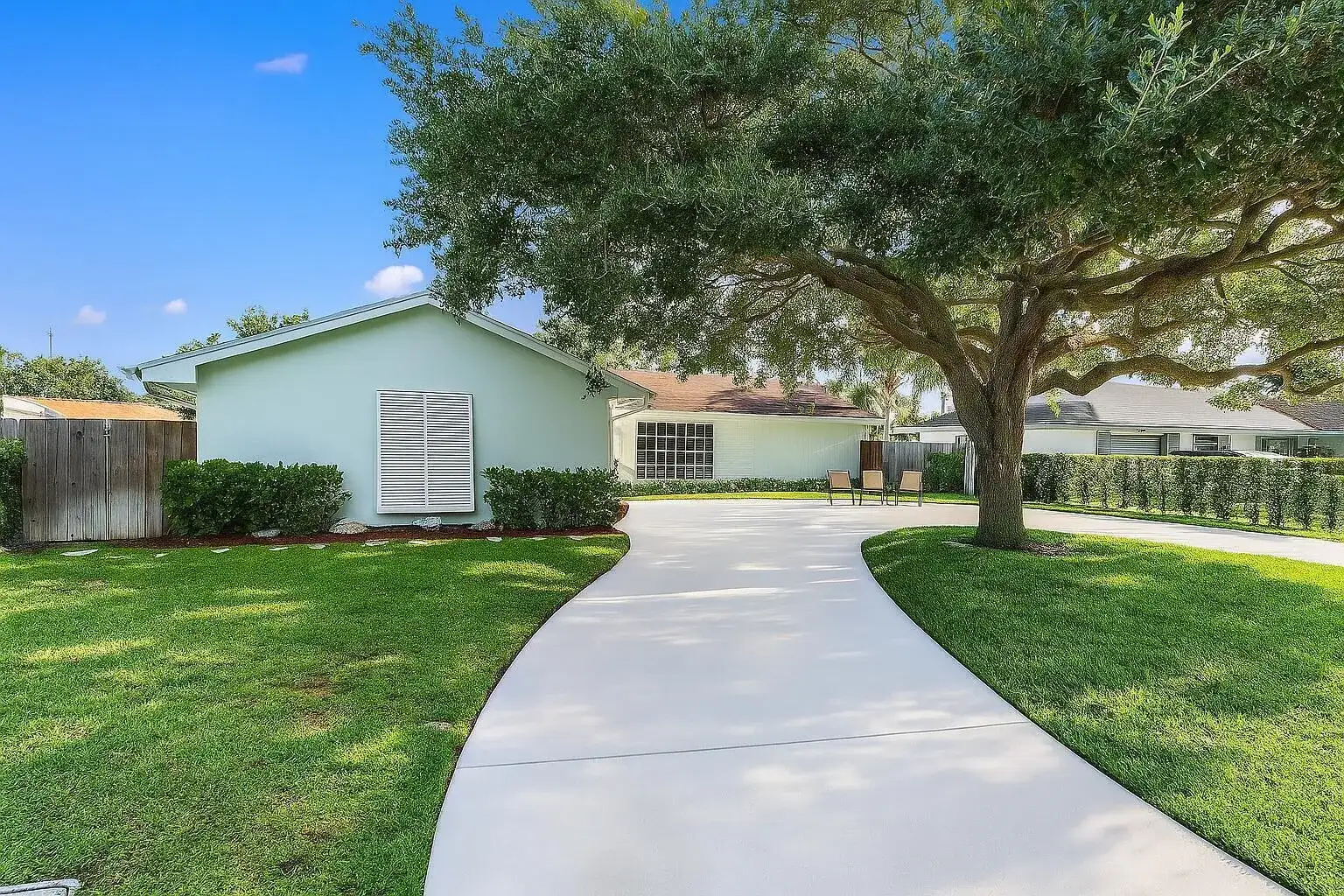 4193 HYACINTH Circle N, Palm Beach Gardens FL 33410 photo 3