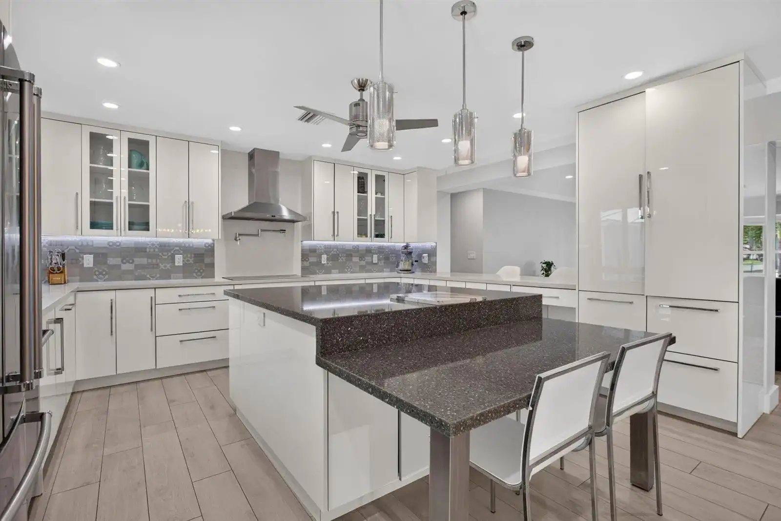 1270 SE 14th Court, Deerfield Beach FL 33441 photo 2