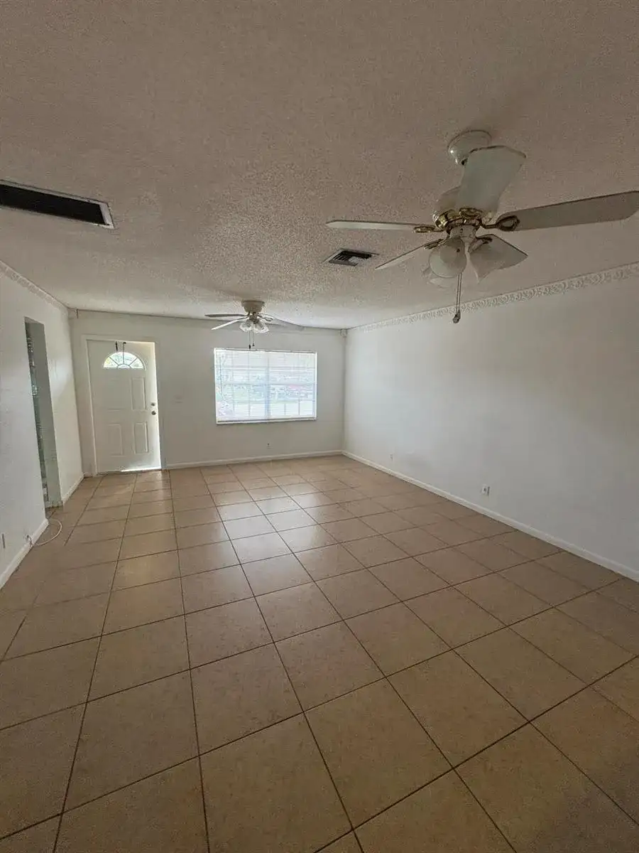 3801 Van Cott Circle, West Palm Beach FL 33403 photo 2