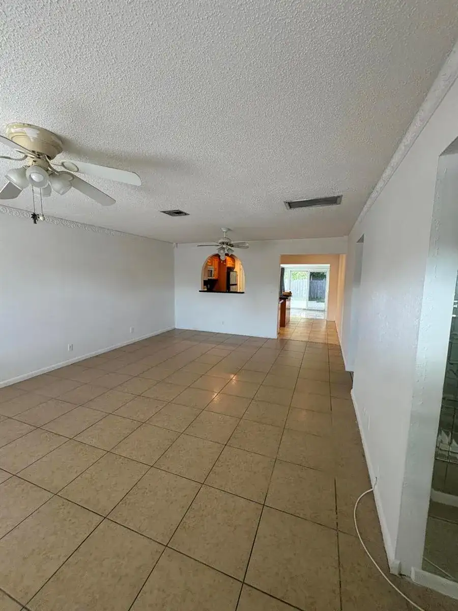 3801 Van Cott Circle, West Palm Beach FL 33403 photo 3