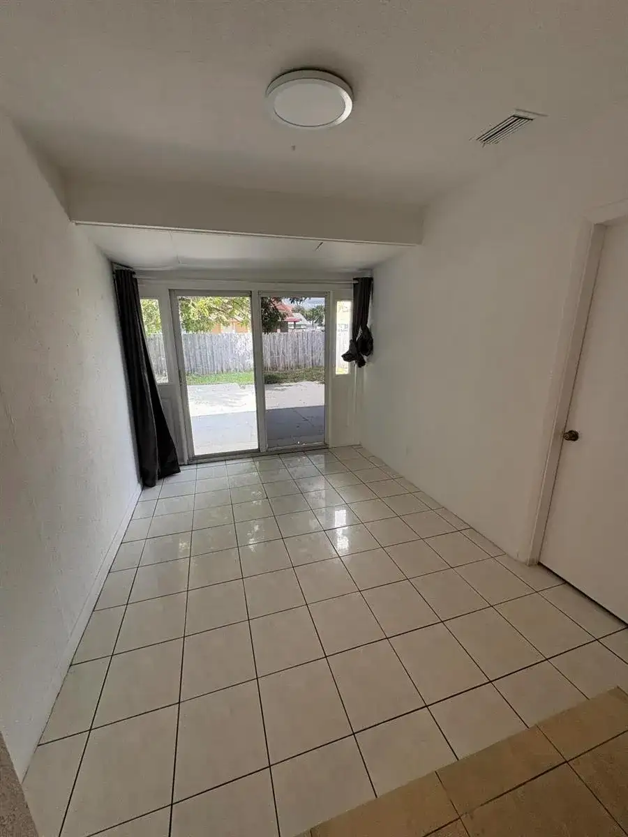 3801 Van Cott Circle, West Palm Beach FL 33403 photo 4