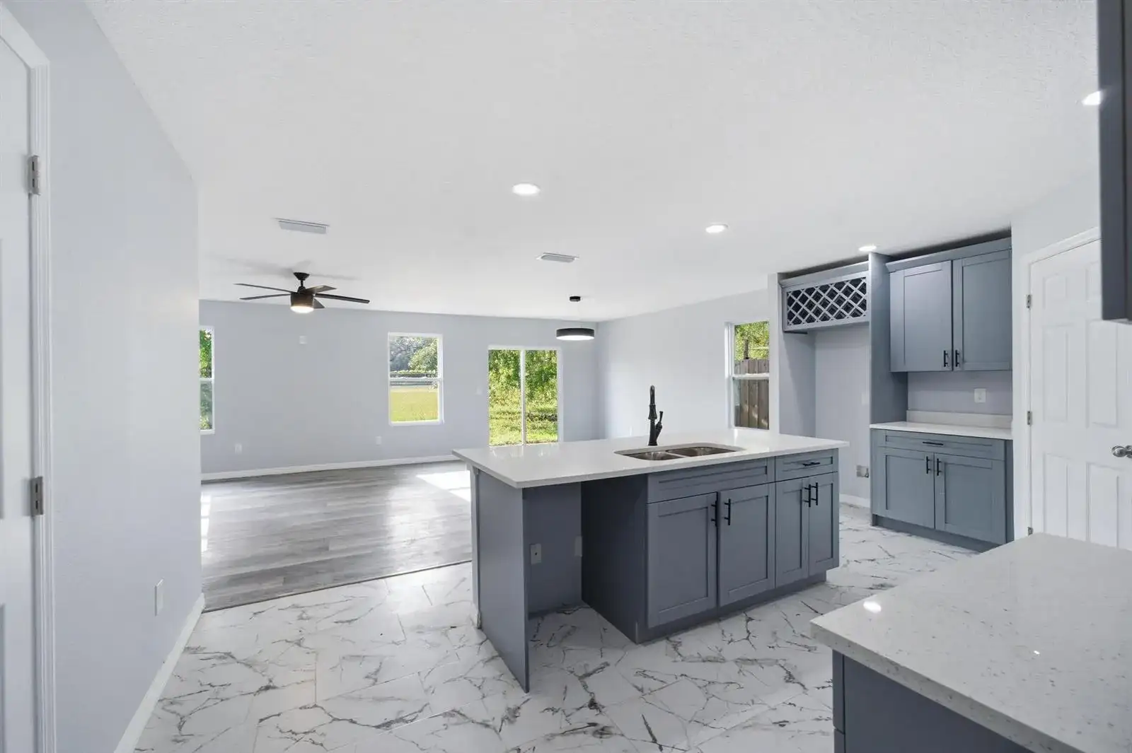4327 Bessie Circle E, Jacksonville FL 32209 photo 4