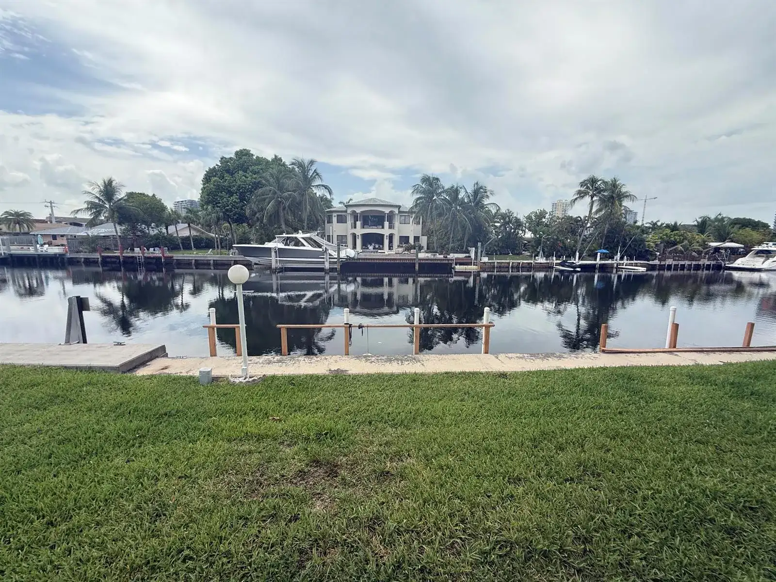 460 Paradise Isle Boulevard # 101, Hallandale Beach FL 33009 photo 2