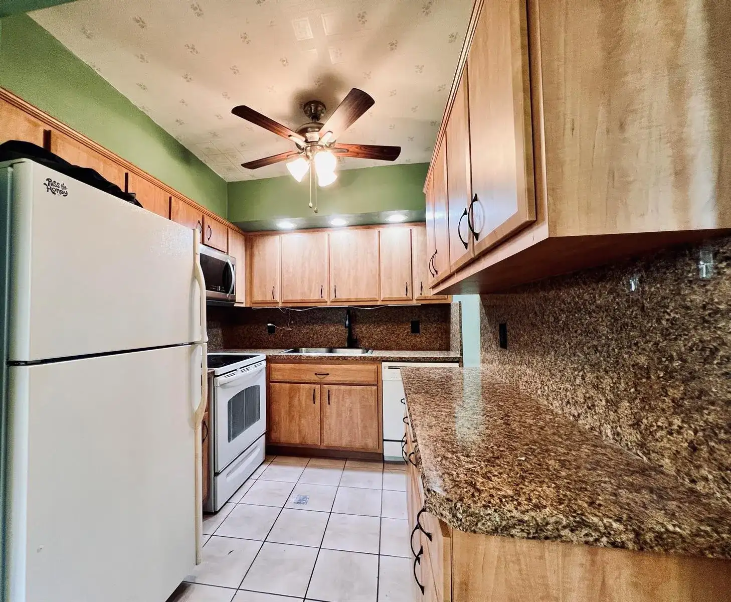 210 Easthampton I, West Palm Beach FL 33417 photo 2