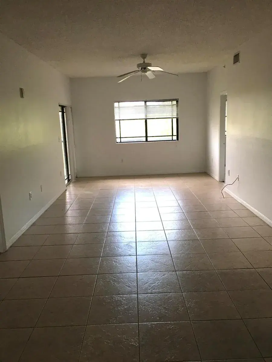 2801 SARENTO Place # 302, Palm Beach Gardens FL 33410