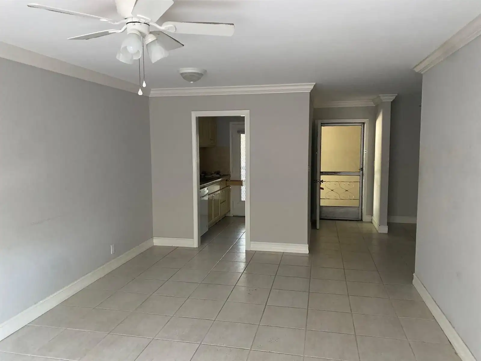 1150 E SAMPLE Road # 207, Pompano Beach FL 33064