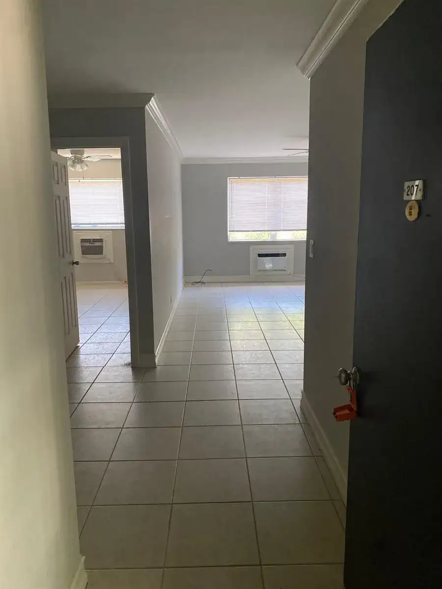 1150 E SAMPLE Road # 207, Pompano Beach FL 33064 photo 2