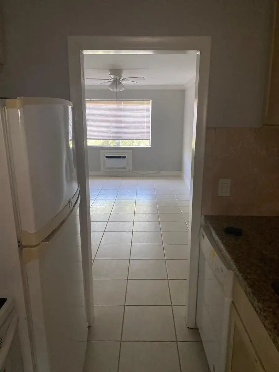 1150 E SAMPLE Road # 207, Pompano Beach FL 33064 photo 3