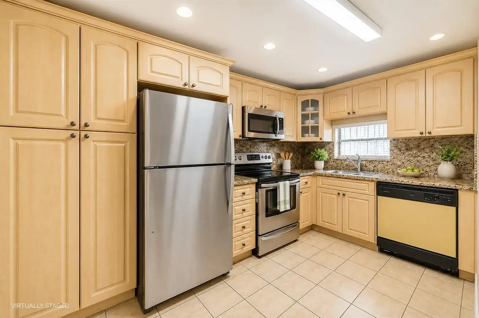 8980 S HOLLYBROOK Boulevard # 204, Pembroke Pines FL 33025 photo 2